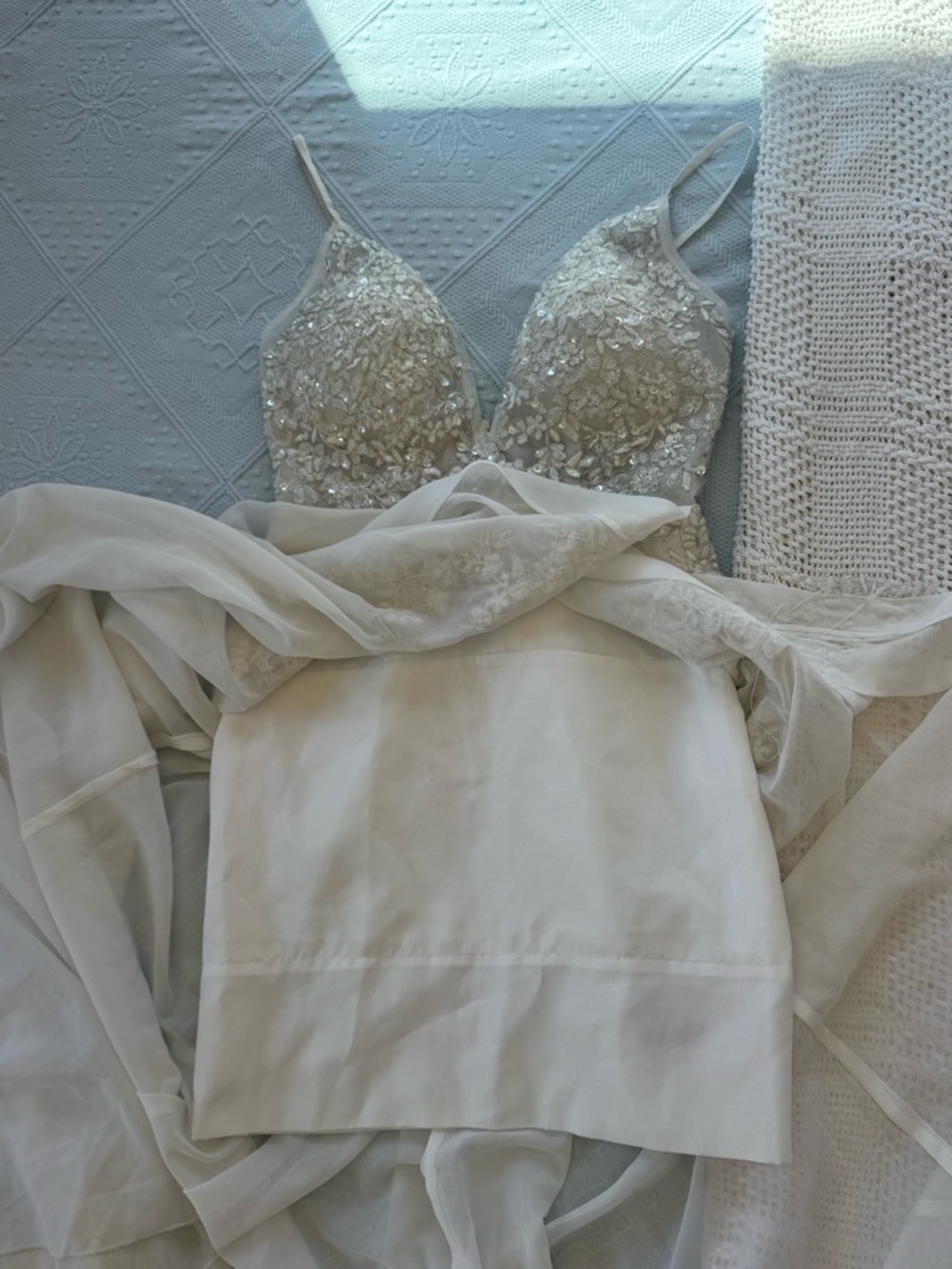 Elegant Ivory Lace Appliqué Spaghetti-Strap Dress - Picture 9 of 10